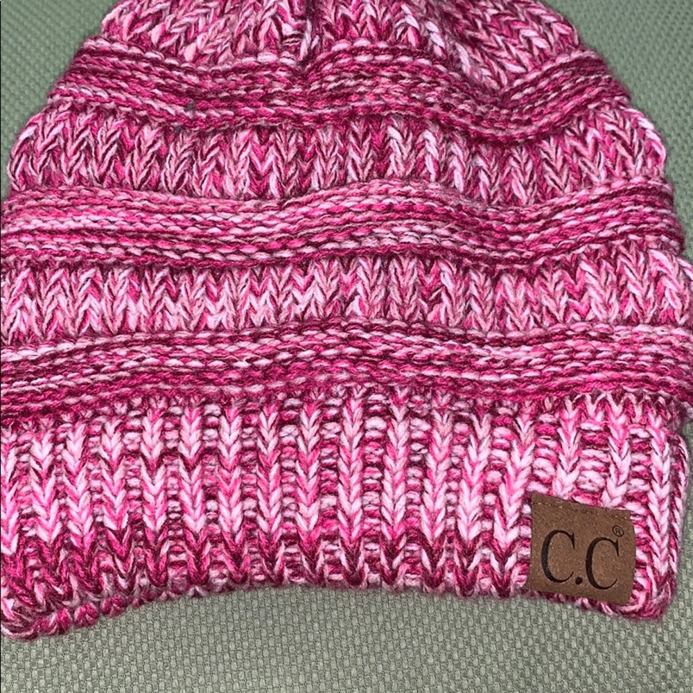 Winter hat! - Picture 2 of 3